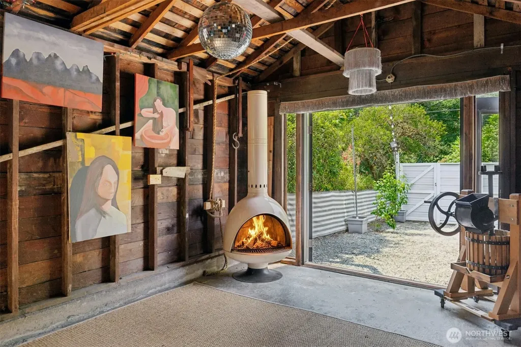 1217 S Charlestown Street Seattle WA 98108