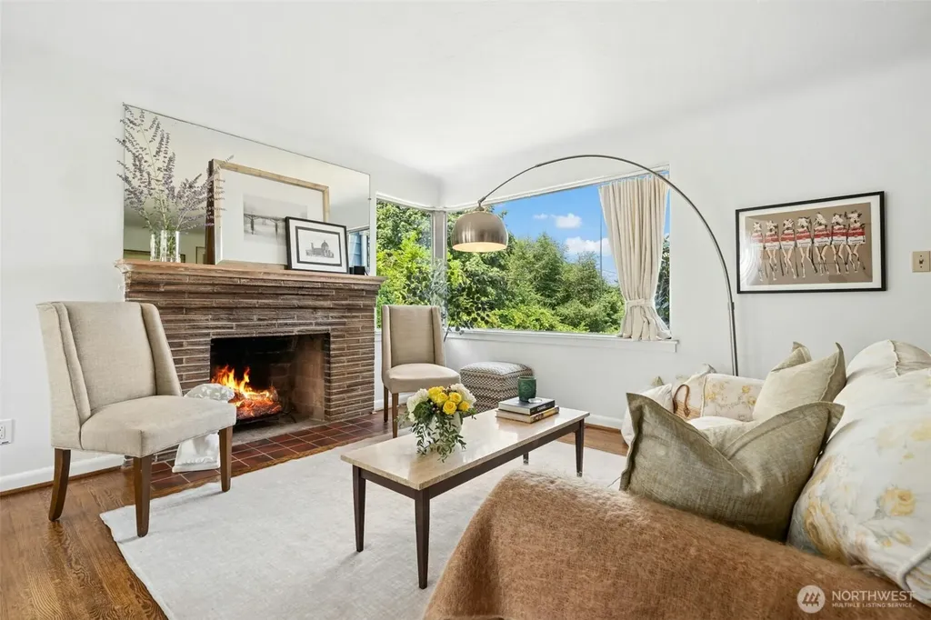 1217 S Charlestown Street Seattle WA 98108