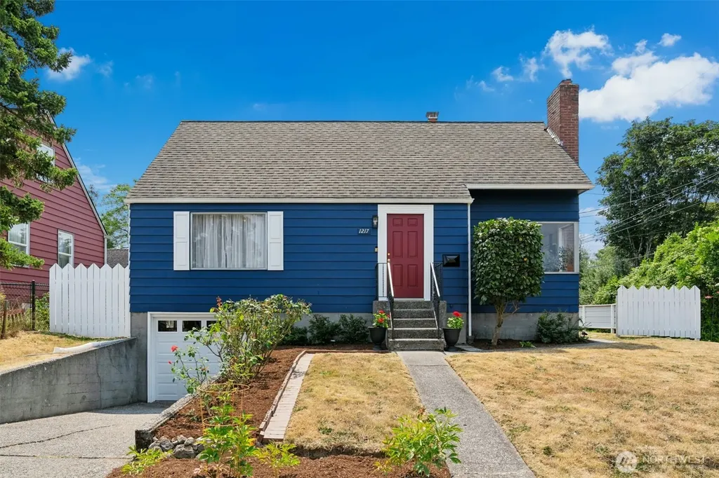 1217 S Charlestown Street Seattle WA 98108