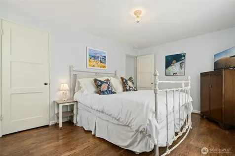 1217 S Charlestown Street Seattle WA 98108