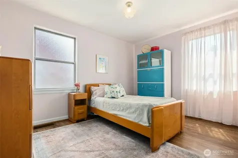 1217 S Charlestown Street Seattle WA 98108