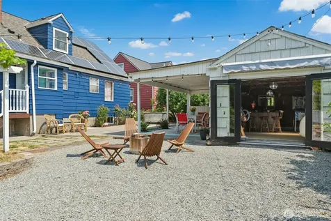 1217 S Charlestown Street Seattle WA 98108
