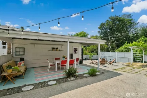 1217 S Charlestown Street Seattle WA 98108