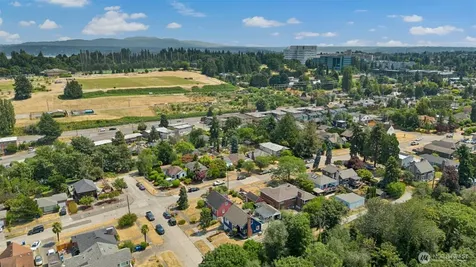 1217 S Charlestown Street Seattle WA 98108