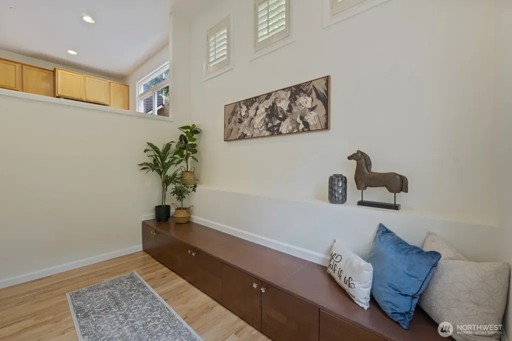 71 Sunset Court NW Issaquah WA 98027