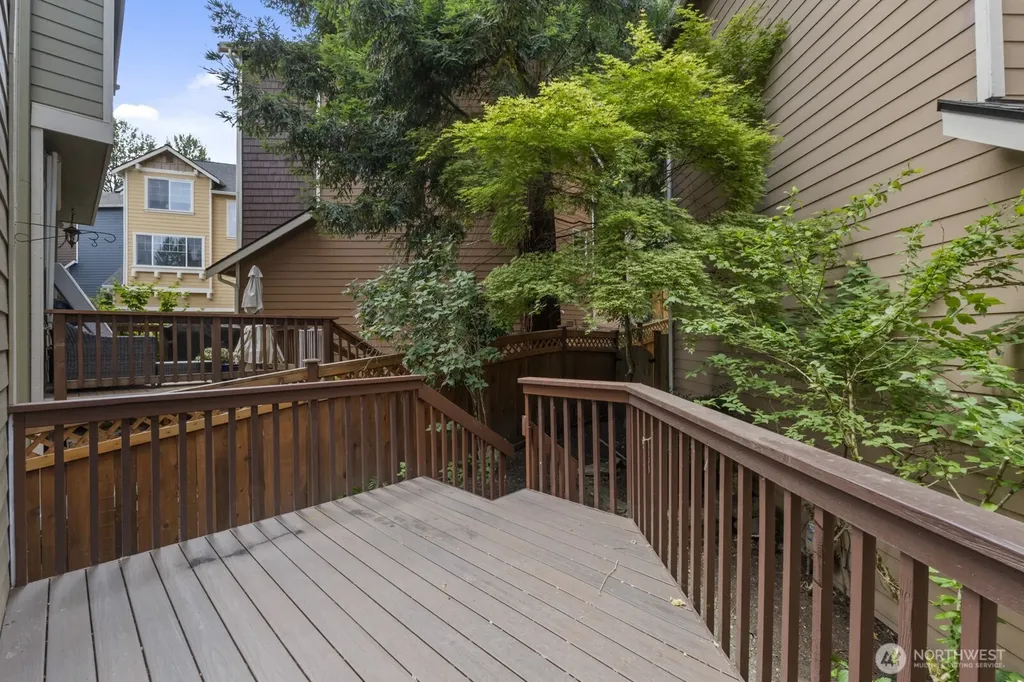 71 Sunset Court NW Issaquah WA 98027
