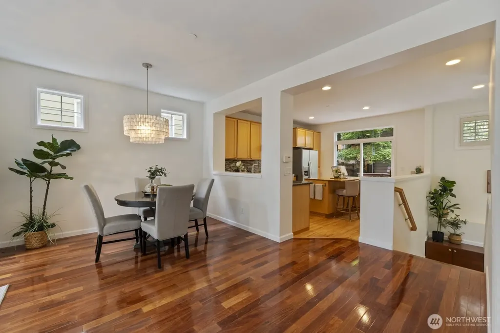 71 Sunset Court NW Issaquah WA 98027