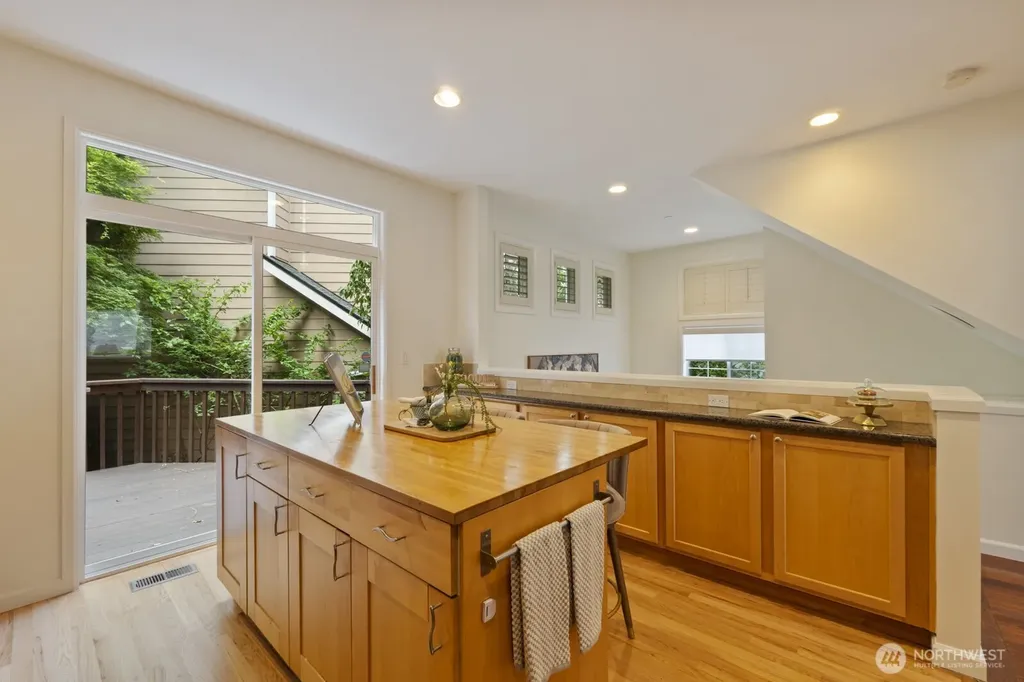 71 Sunset Court NW Issaquah WA 98027