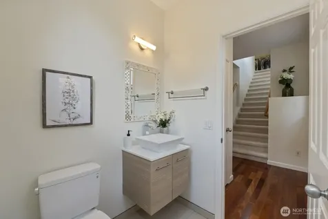 71 Sunset Court NW Issaquah WA 98027