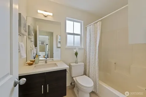 71 Sunset Court NW Issaquah WA 98027