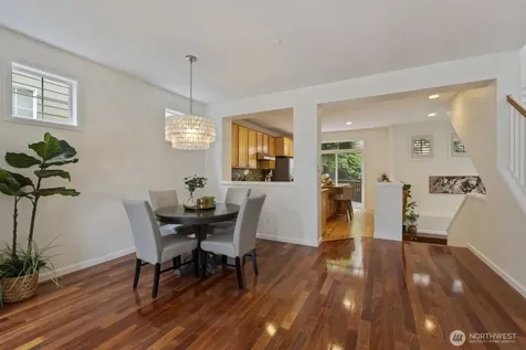 71 Sunset Court NW Issaquah WA 98027