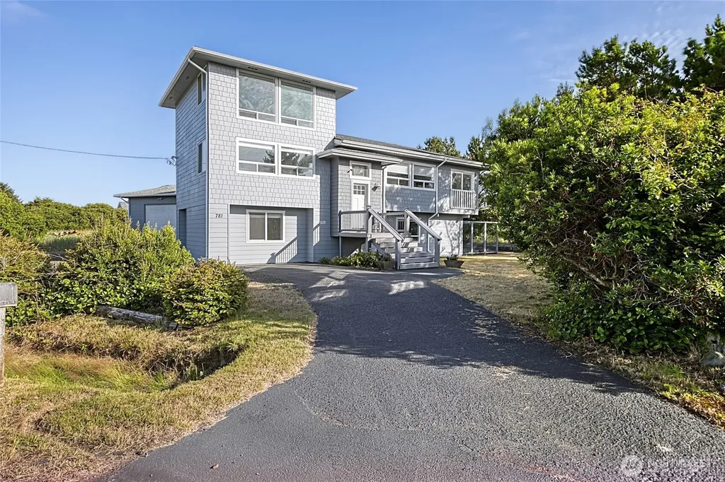 781 Camden Court SW Ocean Shores WA 98569