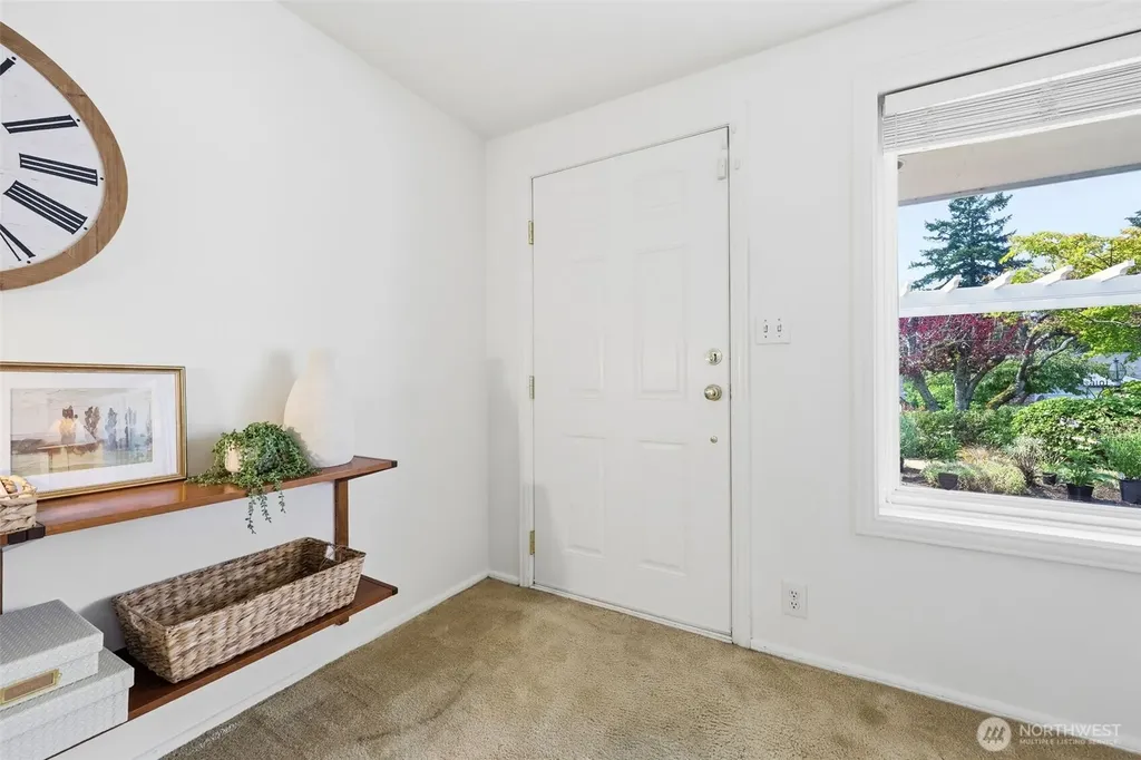 1016 Sunset Way Bellevue WA 98004