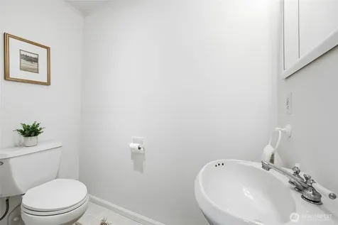 1016 Sunset Way Bellevue WA 98004
