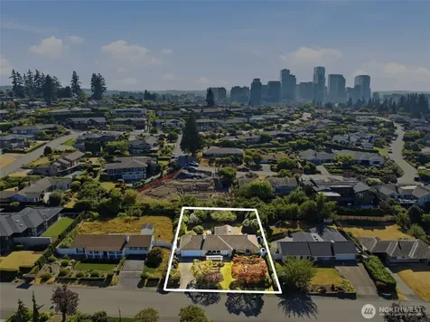 1016 Sunset Way Bellevue WA 98004