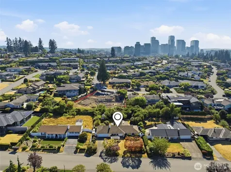1016 Sunset Way Bellevue WA 98004