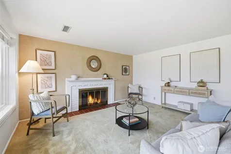 1016 Sunset Way Bellevue WA 98004