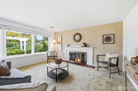 1016 Sunset Way Bellevue WA 98004