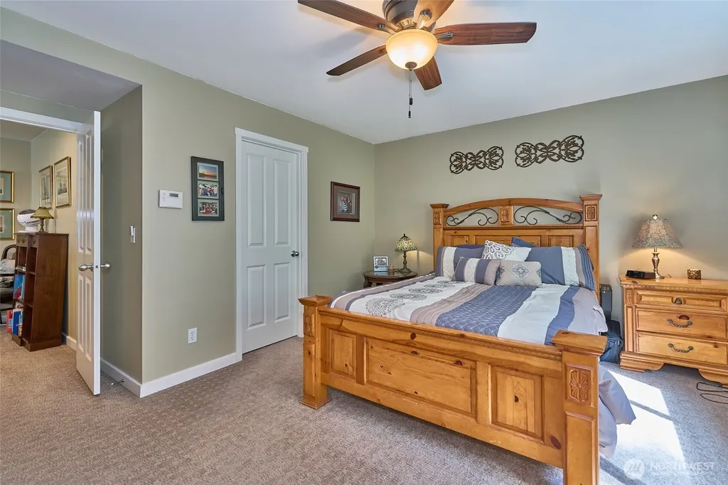 28091 Maple Ridge Way SE Maple Valley WA 98038