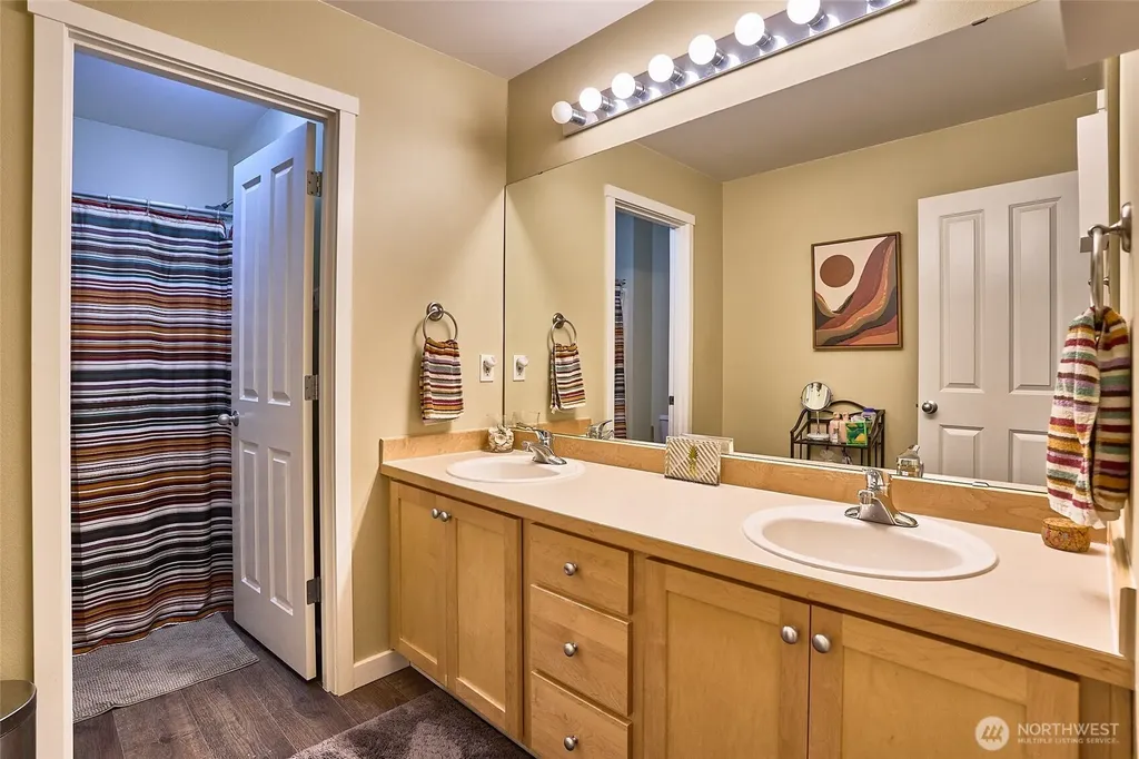 28091 Maple Ridge Way SE Maple Valley WA 98038
