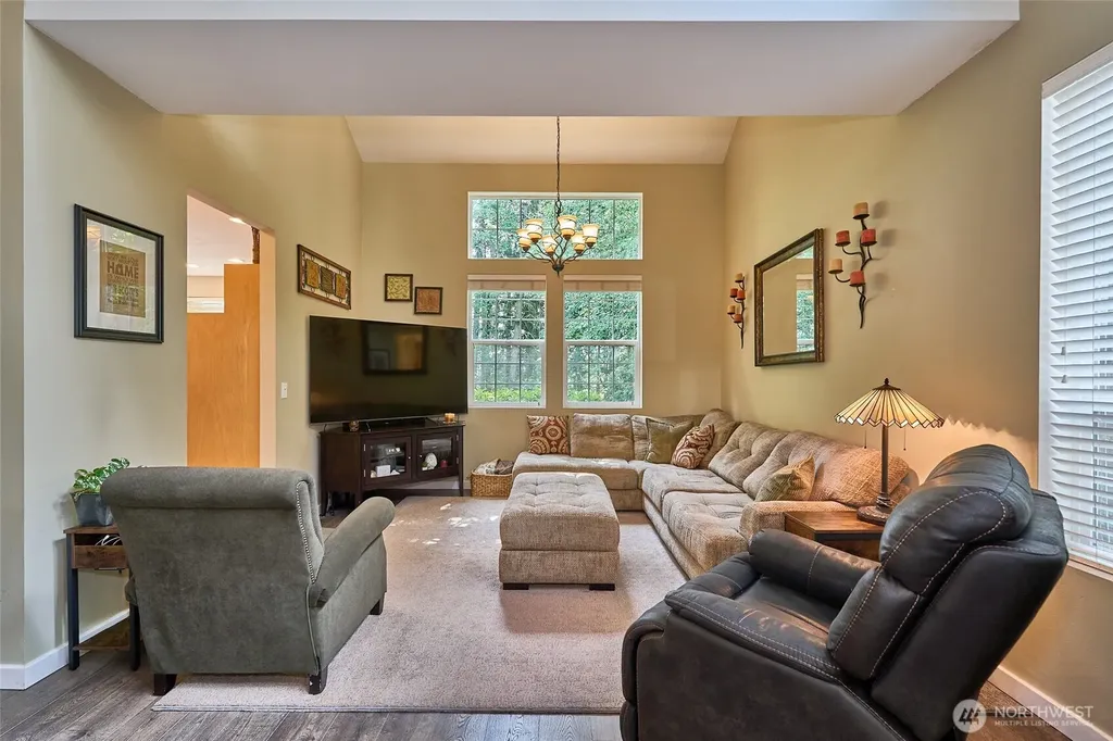 28091 Maple Ridge Way SE Maple Valley WA 98038