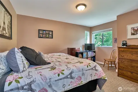 28091 Maple Ridge Way SE Maple Valley WA 98038