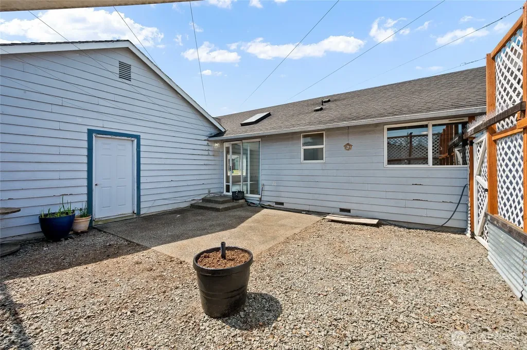27247 Manor Place NW Stanwood WA 98292