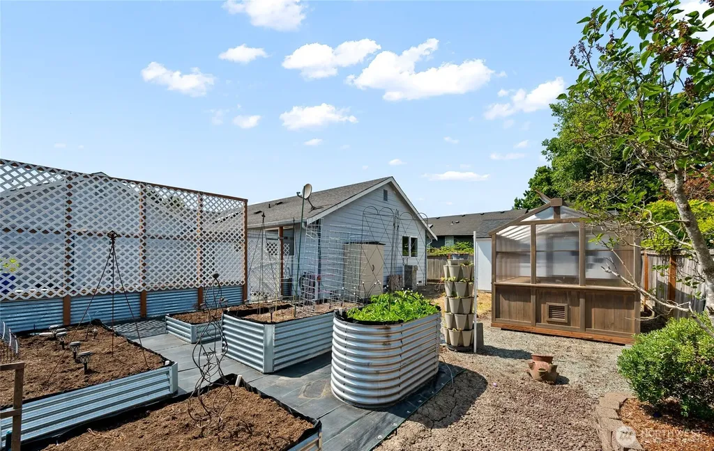 27247 Manor Place NW Stanwood WA 98292