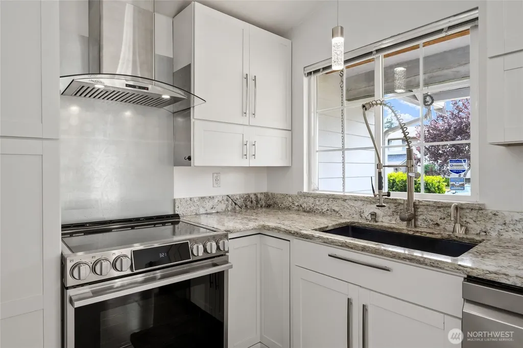 27247 Manor Place NW Stanwood WA 98292