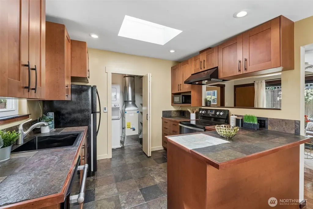 3222 NE 85th Street Seattle WA 98115
