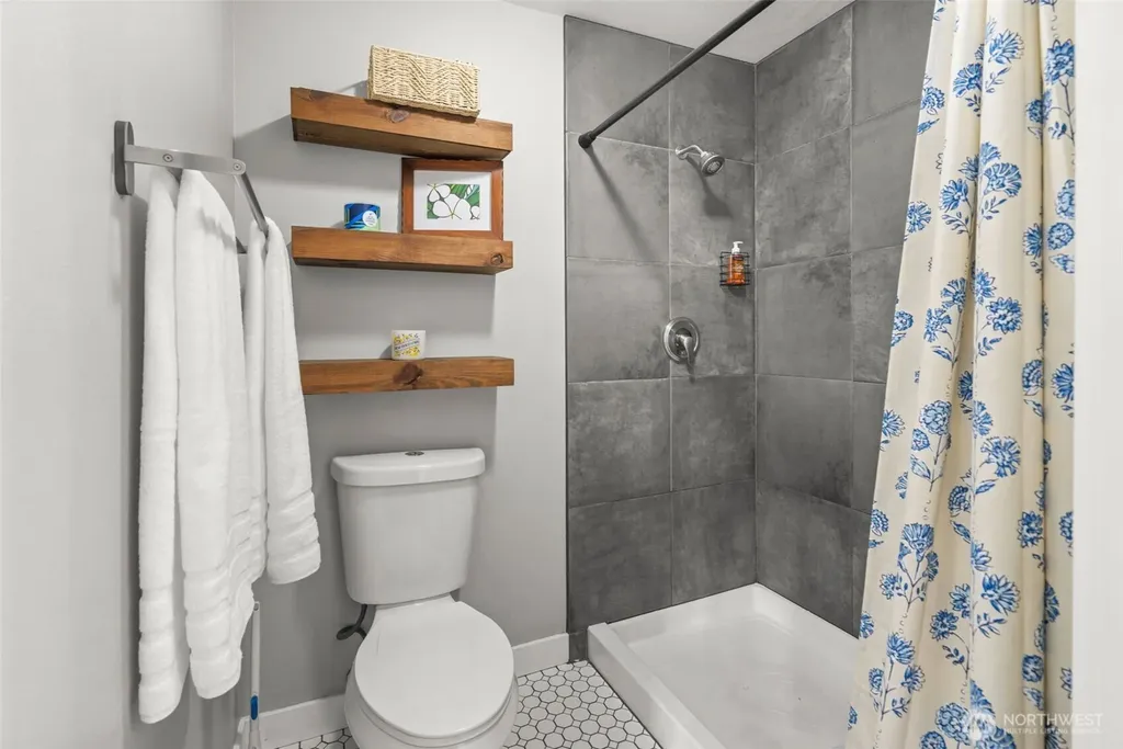 19684 Johanna Vei Lane NW Poulsbo WA 98370
