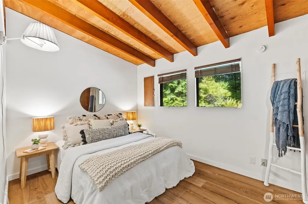 1333 Lowe Bellingham WA 98229