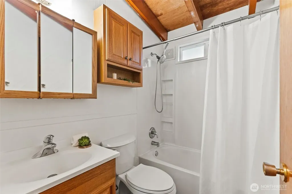 1333 Lowe Bellingham WA 98229