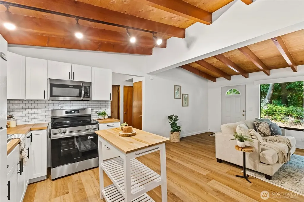 1333 Lowe Bellingham WA 98229