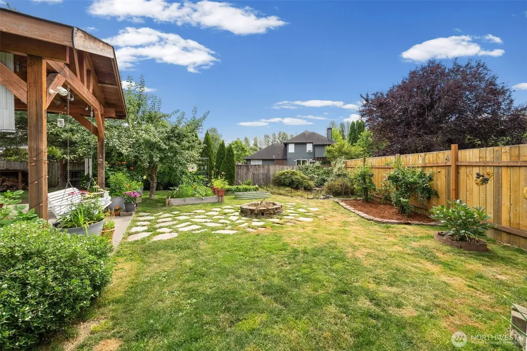 204 Michael Avenue Enumclaw WA 98022