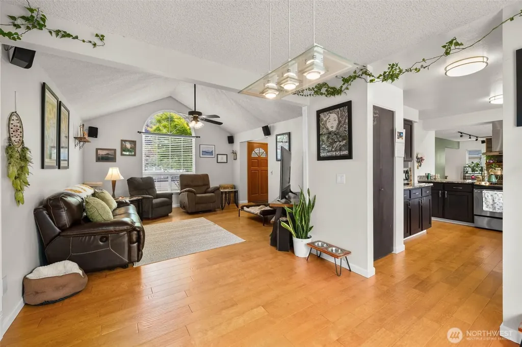 204 Michael Avenue Enumclaw WA 98022