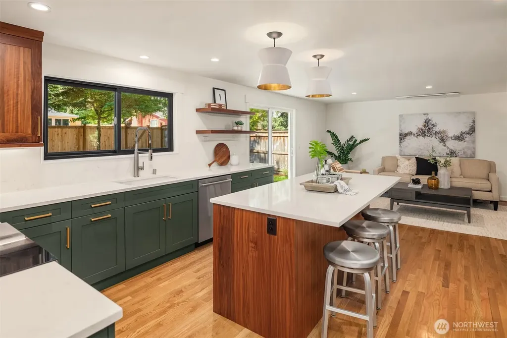 10044 Slater Avenue NE Kirkland WA 98033