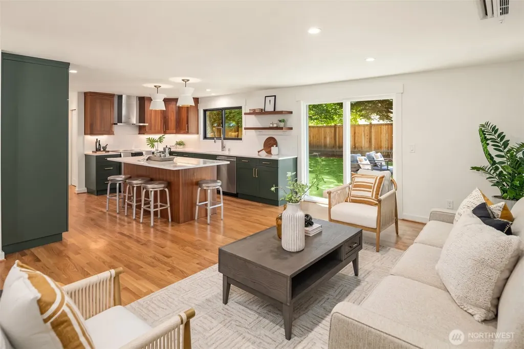 10044 Slater Avenue NE Kirkland WA 98033