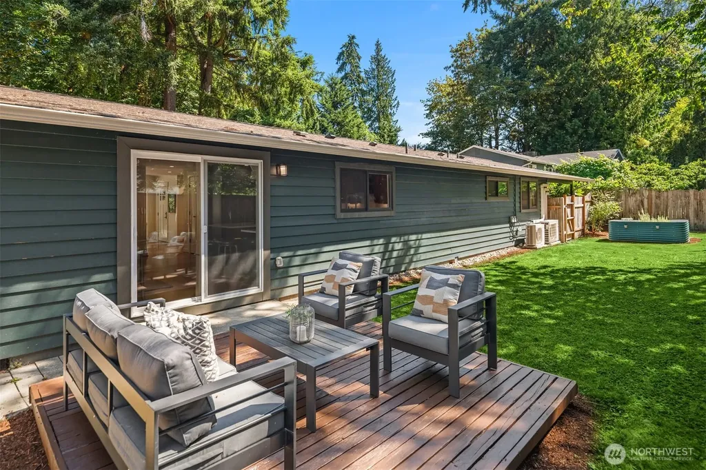 10044 Slater Avenue NE Kirkland WA 98033