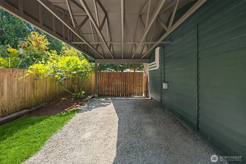10044 Slater Avenue NE Kirkland WA 98033