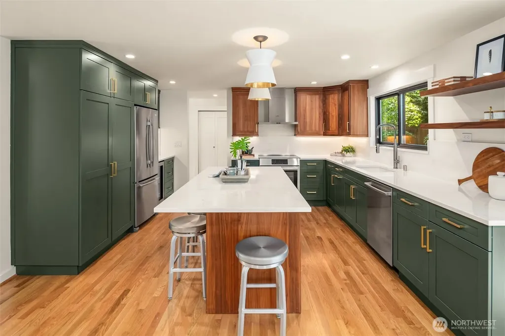 10044 Slater Avenue NE Kirkland WA 98033