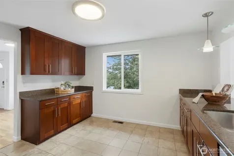 19703 12th Avenue NE Shoreline WA 98155