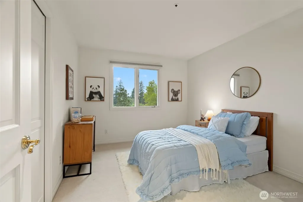2055 94th Avenue NE Clyde Hill WA 98004