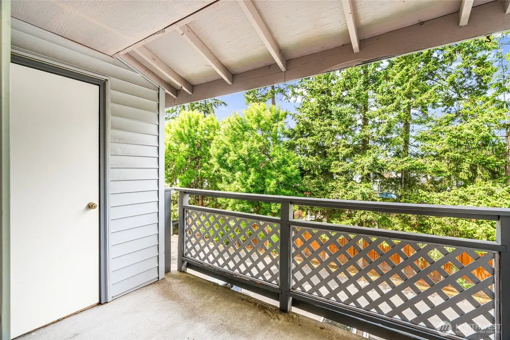 24018 26th Place S Des Moines WA 98198