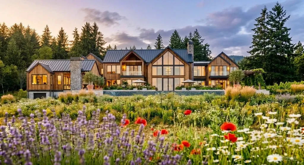 1157 12th Avenue Fox Island WA 98333