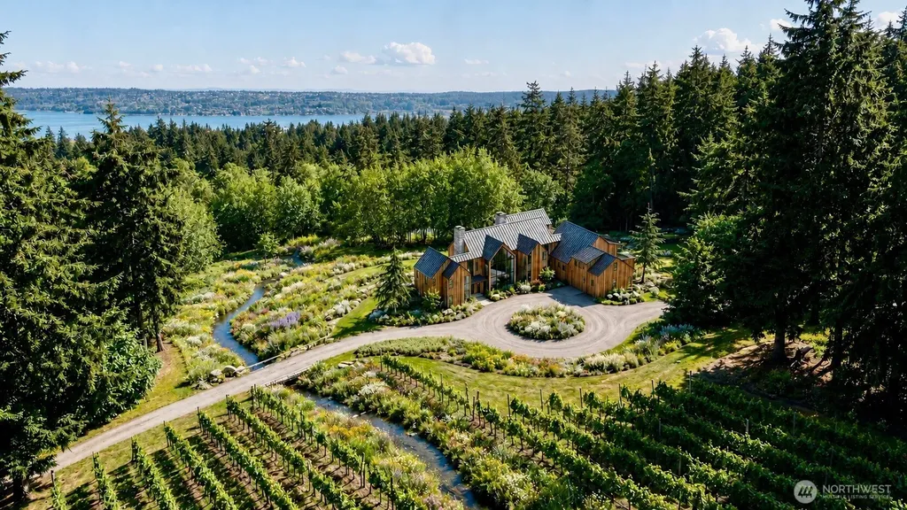 1157 12th Avenue Fox Island WA 98333