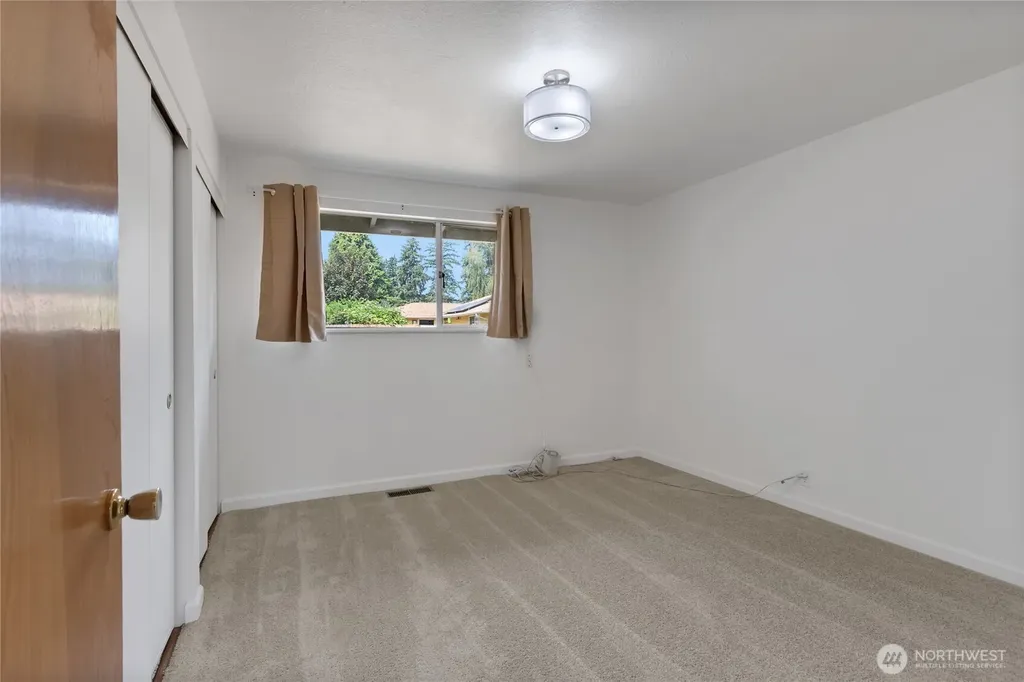 2707 T Street SE Auburn WA 98002