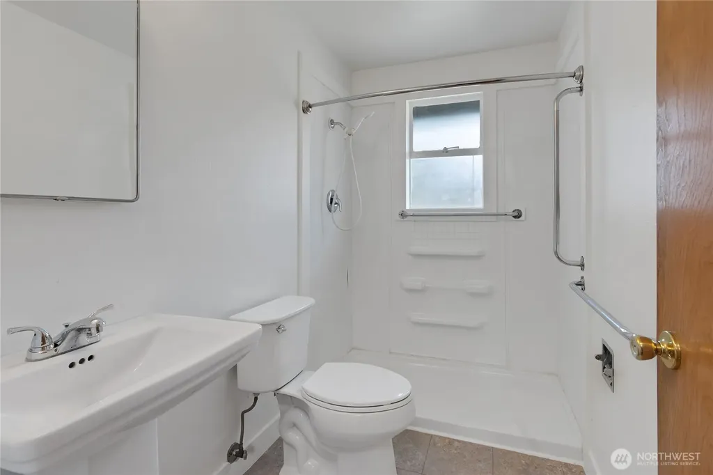 2707 T Street SE Auburn WA 98002