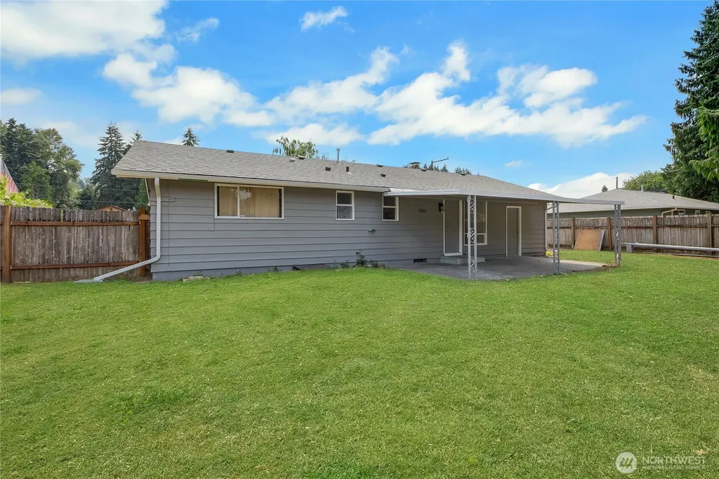 2707 T Street SE Auburn WA 98002