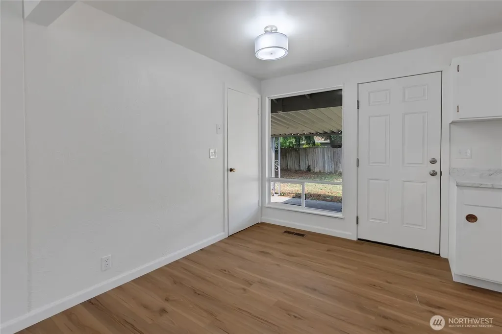 2707 T Street SE Auburn WA 98002